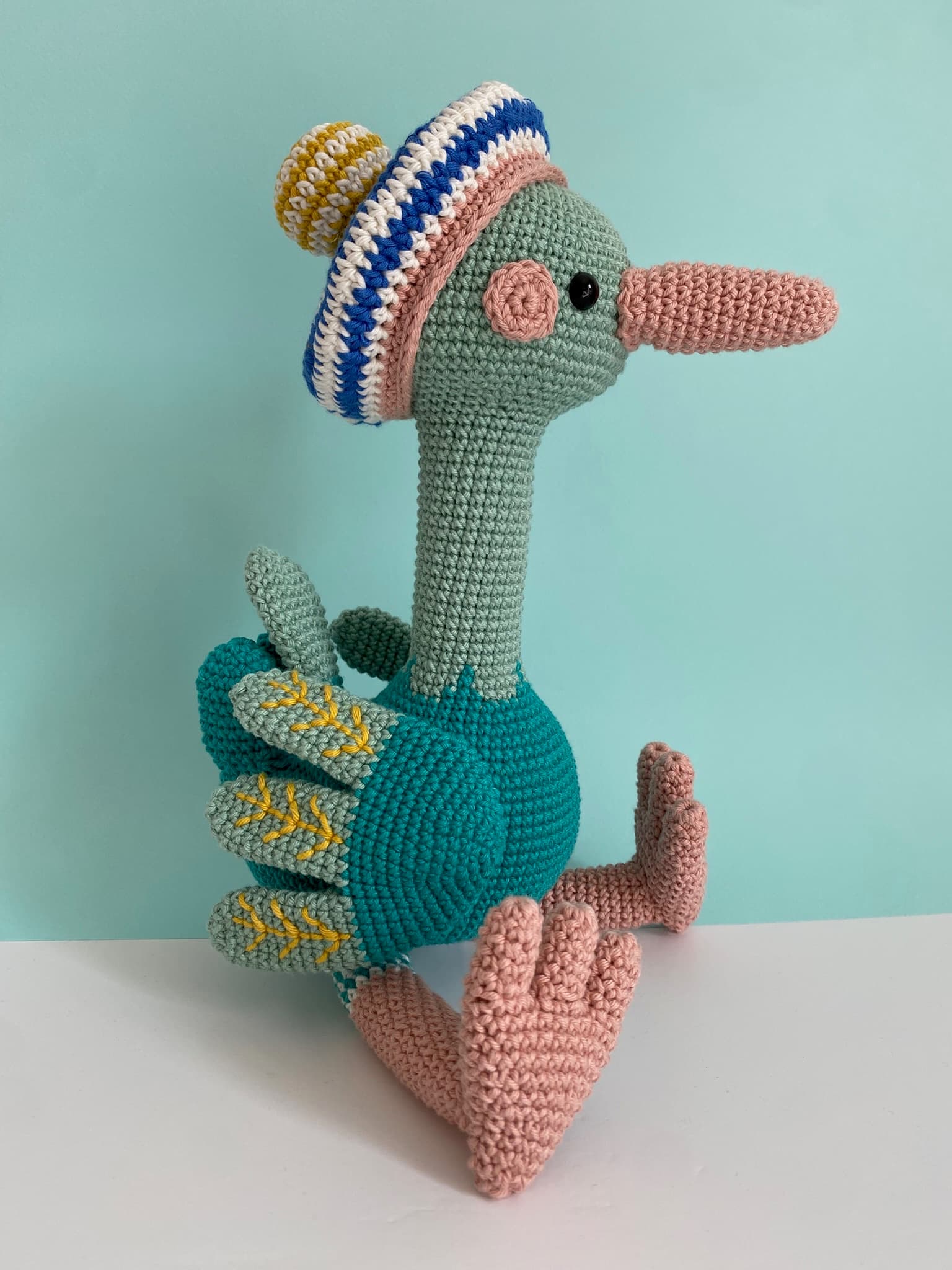 Anagrama teal bird amigurumi